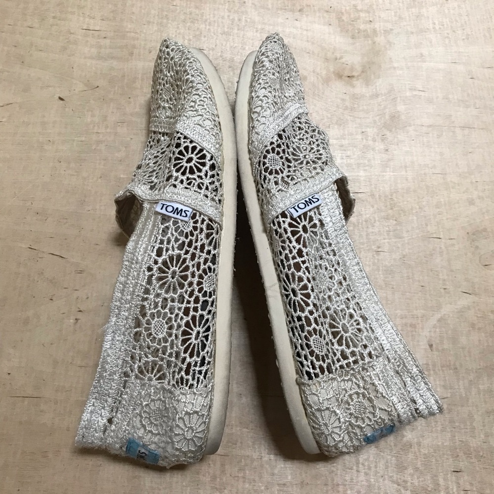 Toms Crochet Beige Slip On Size 10 - Picture 3 of 8